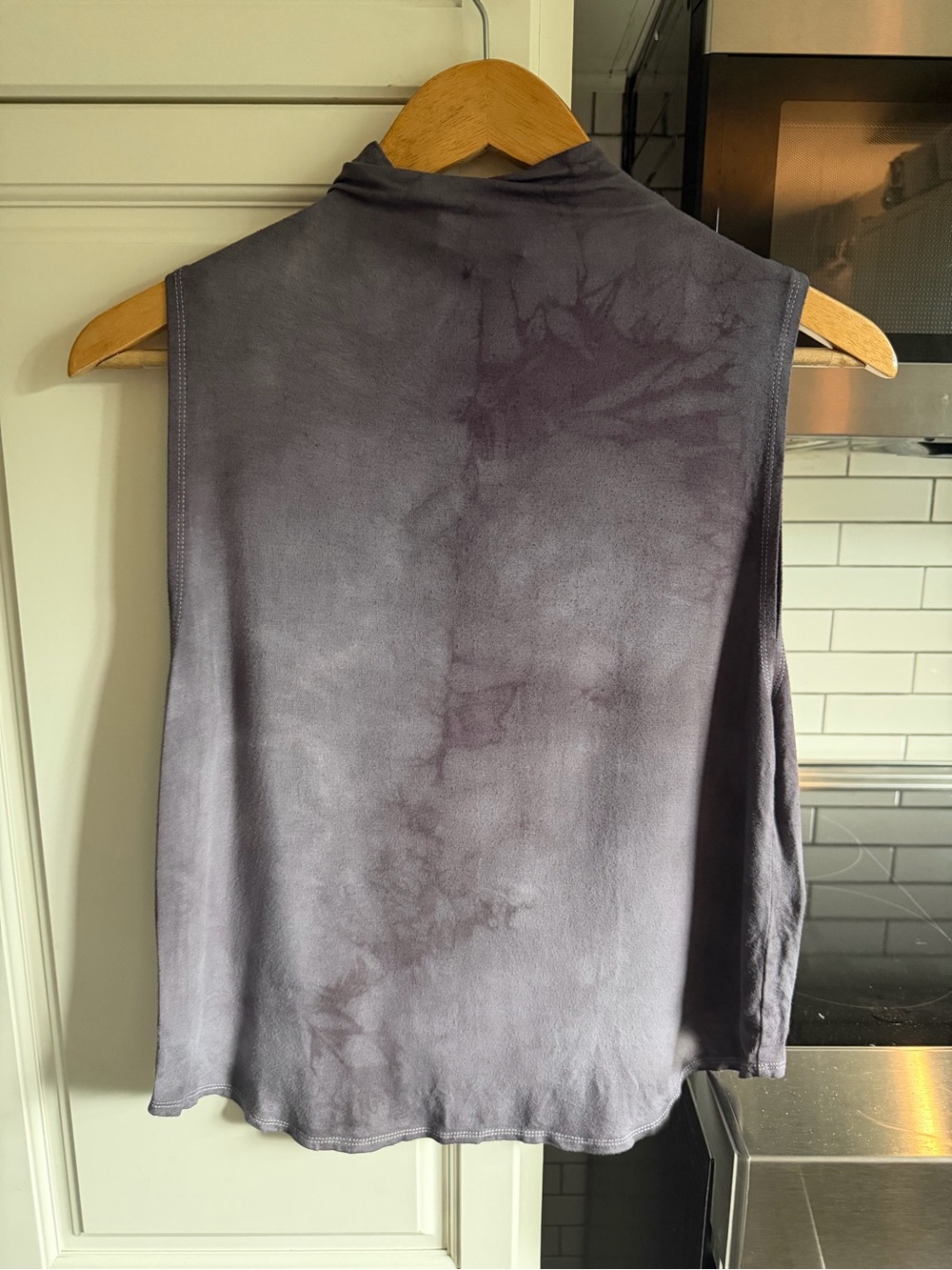 Babaton Aritzia Mock Neck Sleeveless Top Purple Grey Size Small - Picture 2 of 7